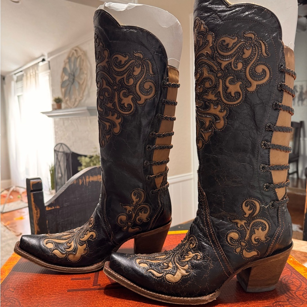 Gorgeous Corral Boots - Black / Bone Inlay - EXCELLENT Condition - Size 9B.